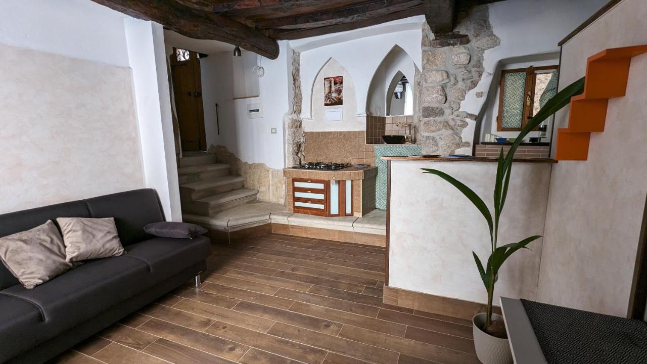 L' Arco Rosa Bed & Breakfast *